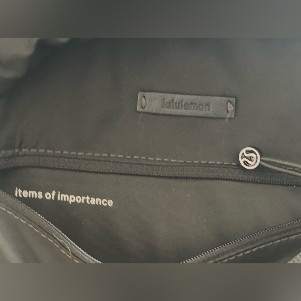LULULEMON ATHLETICA Everywhere Backpack *17L Dark Olive Oil - Picture 10 of 16